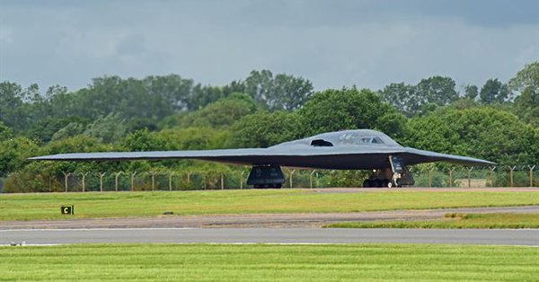 Амерички стратешки бомбардери Б-2 стигли у Велику Британију